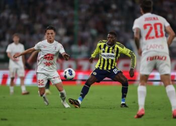 Fenerbahçe, UEFA Şampiyonlar Ligi’nde 3. eleme turuna yükseldi