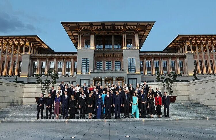 NATO Zirvesi dünya basınının manşetlerinde