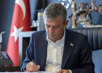 Özgür Özel Yeni Parti’nin kurulduğunu duyurdu