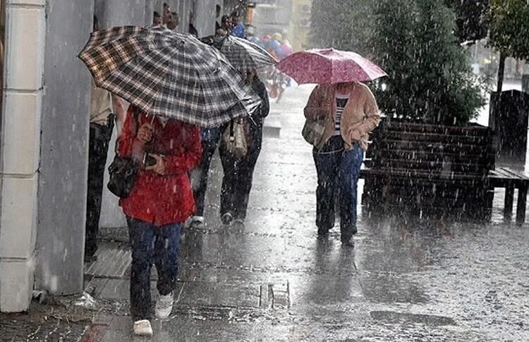 Meteoroloji'den çok sayıda il için sağanak uyarısı 1 Meteoroloji’den 14 il için ‘sarı’ kodlu sağanak uyarısı