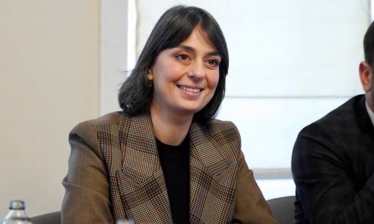 Üsküdar Belediye Başkanı Sinem Dedetaş gözaltına alındı 1 Üsküdar Belediye Başkanı Sinem Dedetaş gözaltına alındı