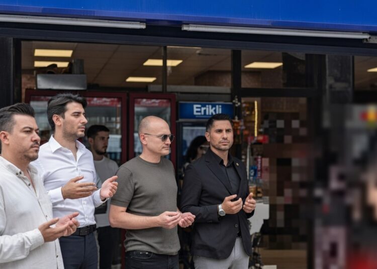 Tekirdağ’da tekel bayisine dualarla açılış