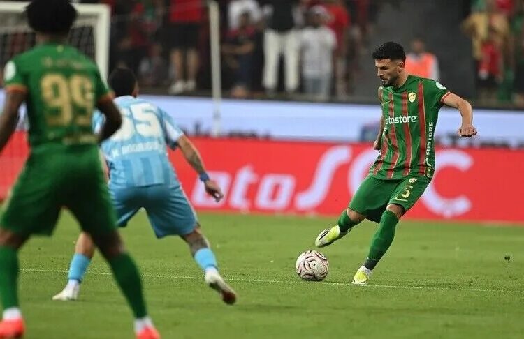 Amedspor Süper Lig’e fırtına gibi başladı: 3 golle liderlik koltuğuna oturdu 1 Amedspor Süper Lig’e fırtına gibi başladı: 3 golle liderlik koltuğuna oturdu
