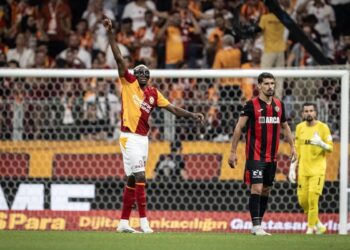 Galatasaray, sezonun açılış maçında 1 puanı son anda kurtardı