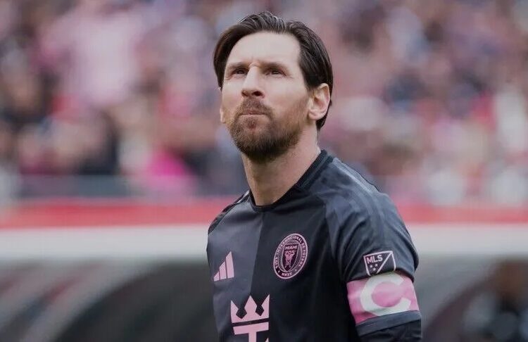 Rakibinin yüzüne elle müdahale eden Messi’ye para cezası