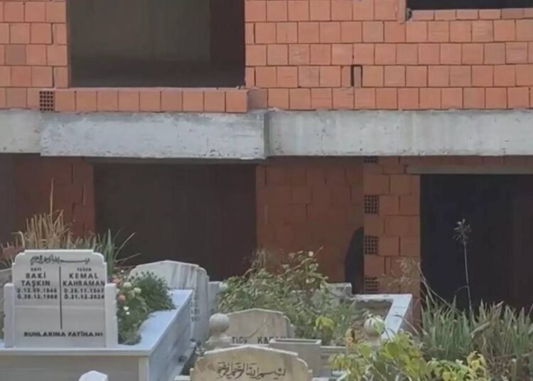 Mezarlık manzaralı evler sosyal medyada gündem oldu