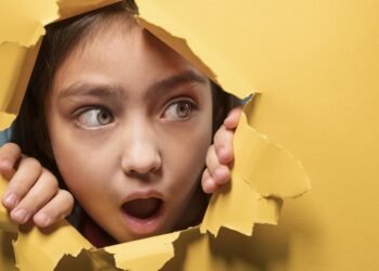Ayla Leman Şanlı yazdı I Bir nesle muhbirlik okullarda öğretildi