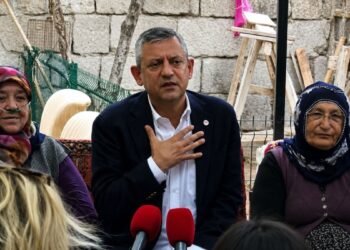 Özgür Özel’den ev kadınlarına sigorta vaadi