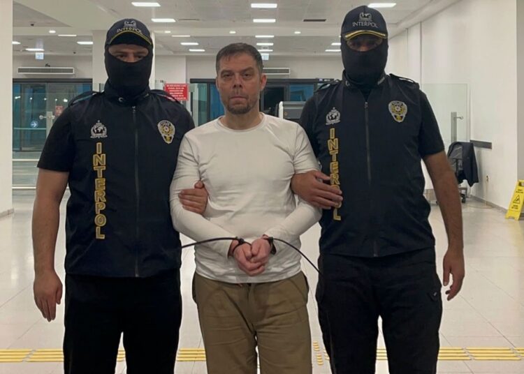 FETÖ Borsası ve Ahmet Kurtuluş cinayeti dosyalarında adı geçen Serkan Kurtuluş Türkiye’de 1 FETÖ Borsası ve Ahmet Kurtuluş cinayeti dosyalarında adı geçen Serkan Kurtuluş Türkiye’de