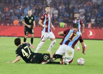 Trabzonspor, UEFA Avrupa Ligi play-off turu ilk maçında Ferencvaros’a yenildi