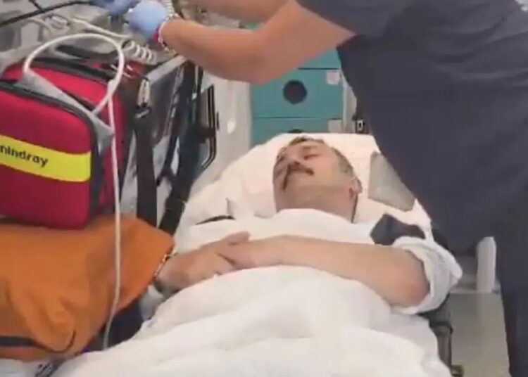 Polis müdahalesi sonrası beyin kanaması geçiren İYİ Partili Türkoğlu'nun tedavisi sürüyor 1 Polis müdahalesi sonrası beyin kanaması geçiren İYİ Partili Türkoğlu’nun tedavisi sürüyor
