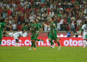 Beşiktaş’ı mağlup eden Amedspor, zirveye çıktı