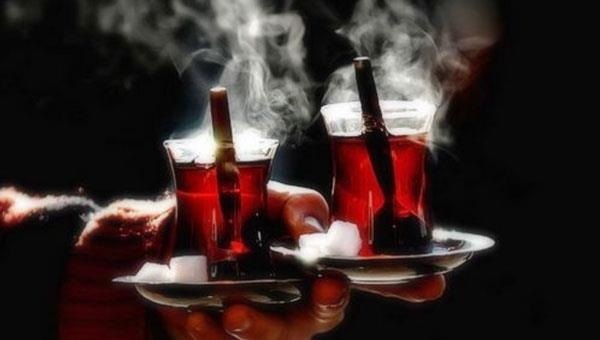 Çayı kahveyi kaynar içenler dikkat! Kanser riski 3 katına çıkabiliyor 1 Çayı kahveyi kaynar içenler dikkat! Kanser riski 3 katına çıkabiliyor