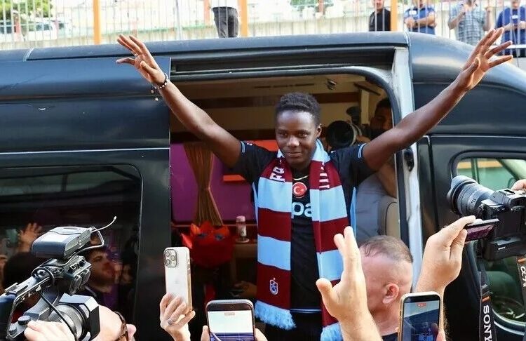 Trabzonspor’un yeni transferi Franculino Dju, Trabzon’a geldi