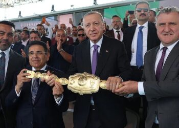 Erdoğan, Yağlı Güreş Cumhurbaşkanlığı Kupası finalini izledi