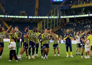 Fenerbahçe 3 puanı tarihi skorla aldı