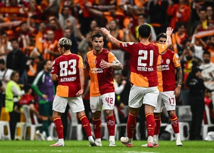 Galatasaray, kaptan Abdülkerim'in golüyle Kocaelispor'u 1-0 yendi 1 Galatasaray, kaptan Abdülkerim’in golüyle Kocaelispor’u 1-0 yendi