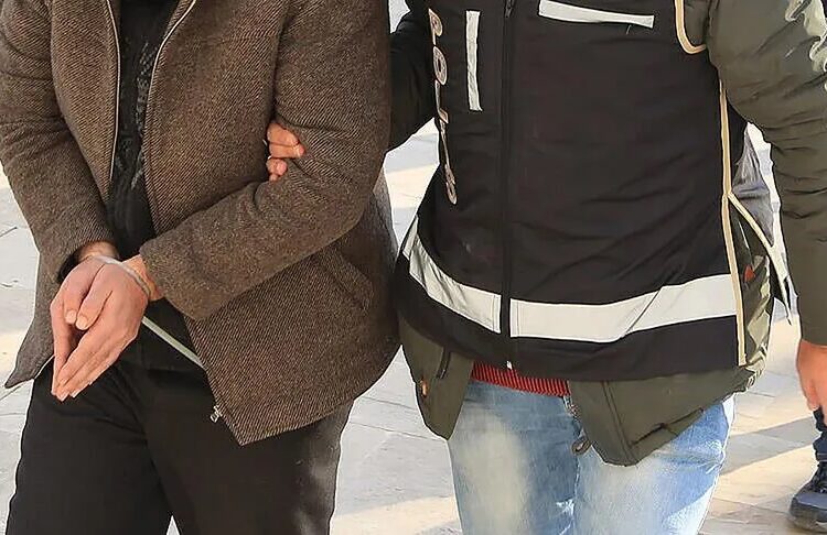 Kozinoğlu'nun ölümüne ilişkin soruşturmada 4 şüpheli daha gözaltına alındı 1 Kozinoğlu’nun ölümüne ilişkin soruşturmada 4 şüpheli daha gözaltına alındı