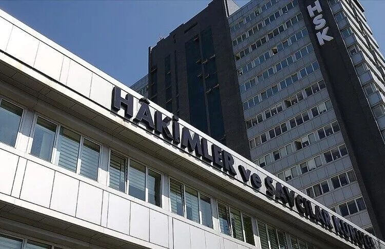 HSK, başka bir dosyaya müdahale eden savcıyı meslekten çıkardı 1 HSK’nın görevden uzaklaştırdığı savcı Uçuk hakkında gözaltı talimatı verildi