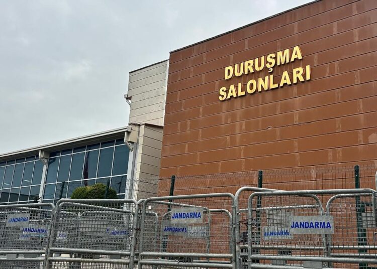 '185 bin 760 doları ona verdim' dedi, karşısına çıkınca tanımadı 1 ‘185 bin 760 doları ona verdim’ dedi, karşısına çıkınca tanımadı