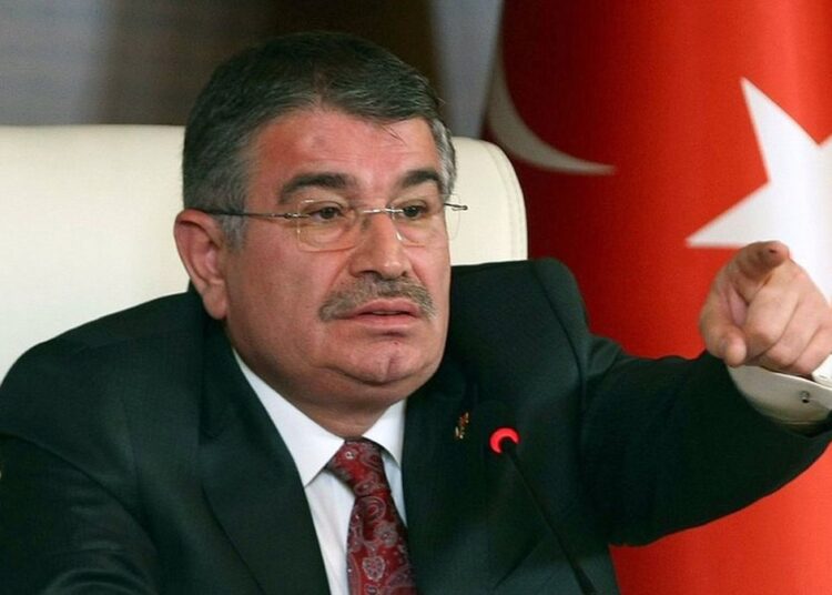 Eski İçişleri Bakanı Şahin hakkında yurt dışına çıkış yasağı 1 Eski İçişleri Bakanı Şahin hakkında yurt dışına çıkış yasağı
