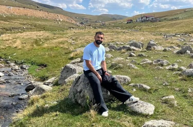 Salah’ın oturduğu kaya şöhret oldu, Trabzonluların akınına uğruyor
