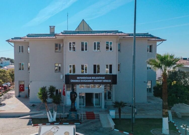 Seferihisar Belediyesi'ne rüşvet operasyonu 1 Seferihisar Belediyesi’ne rüşvet operasyonu