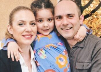 Tayfun Kahraman ile Meriç Demir evliliklerini ortak kararla sona erdirdi 6 Tayfun Kahraman ve Meriç Demir boşanma kararı aldı