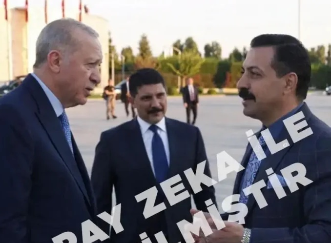WhatsApp durumunda Erdoğan ve Akın Gürlek’li yapay zekâ fotoğraflarını paylaştı, evinden alındı 1 WhatsApp durumunda Erdoğan ve Akın Gürlek’li yapay zekâ fotoğraflarını paylaştı, evinden alındı