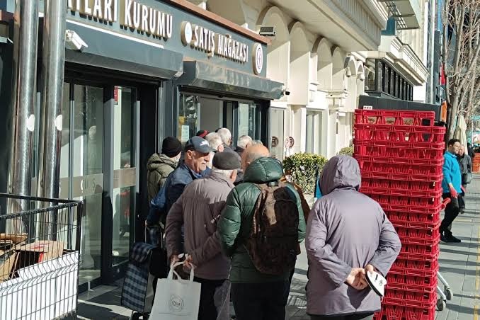 Hatice Yıldız yazdı | Ucuz Yumurta Kuyruğundaki İnsanların Özelleştirdiği Kamu Malları 1 Hatice Yıldız yazdı | Ucuz Yumurta Kuyruğundaki İnsanların Özelleştirdiği Kamu Malları