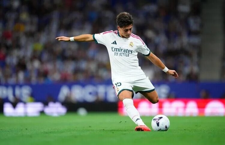 Arda Güler, Real Madrid'de eylül ayının futbolcusu seçildi 1 Arda Güler, Real Madrid’de eylül ayının futbolcusu seçildi