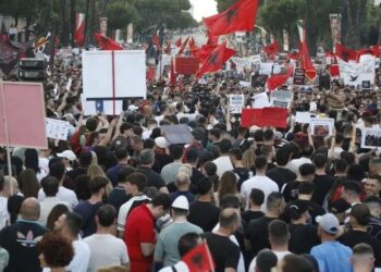 Suna Yaman yazdı I Arnavutluk’ta eğitim krizi hükümet karşıtı protestolara dönüştü 4 Suna Yaman yazdı I Arnavutluk’ta eğitim krizi hükümet karşıtı protestolara dönüştü