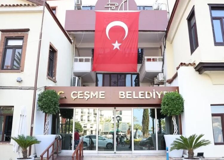 Çeşme Belediyesi’ne operasyon: Müdürler gözaltına alındı 1 Çeşme Belediyesi’ne operasyon: Müdürler gözaltına alındı