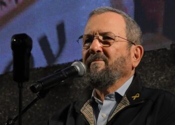 Eski İsrail Başbakanı Barak: Netanyahu seçimleri erteleyebilecek bir savaşa zemin hazırlıyor