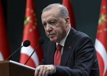 Erenköy Cemaati’nin fon çıkışına Erdoğan’dan yanıt: Ne mutlu bize ki sorgulayan bir tabanımız var 6 Erdoğan: Şahsım dahil hiç kimse eleştirilemez değildir