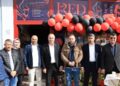 Fantezi iç giyim mağazası siyasilerin dualarıyla açıldı