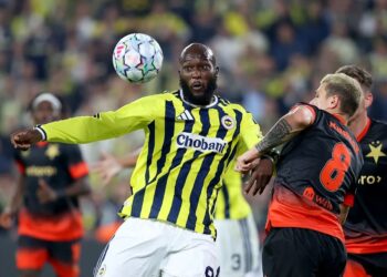 Fenerbahçe, galibiyeti son dakikada kaçırdı 3 Fenerbahçe, galibiyeti son dakikada kaçırdı