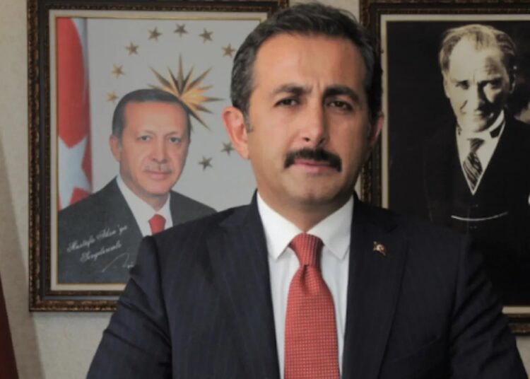 Fon soruşturmasında eski Bakan Yardımcısı Aksu tutuklandı 1 Fon soruşturmasında eski Bakan Yardımcısı Aksu tutuklandı